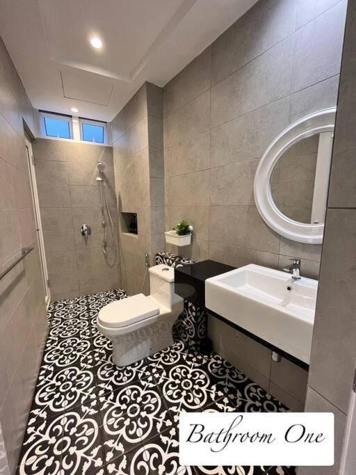 Tanjung Bungah Pearl Hill42 Holiday home